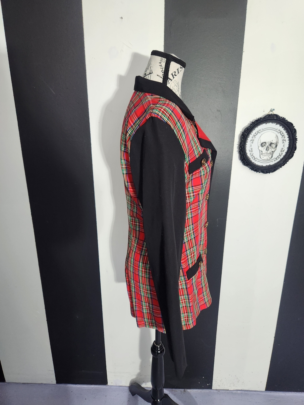 80's Red Tartan Blazer with Black Accents - Picture 3 of 6